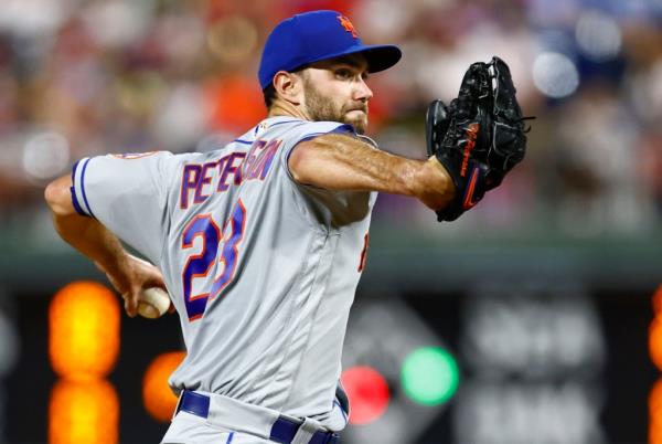 Mets starter David Peterson couldn't get out of the fifth inning and suffered the loss in Game 2.