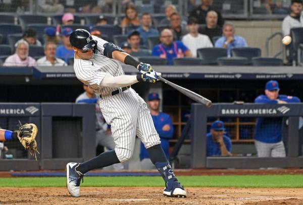 Aaron Judge launches a solo home run in the third inning. 